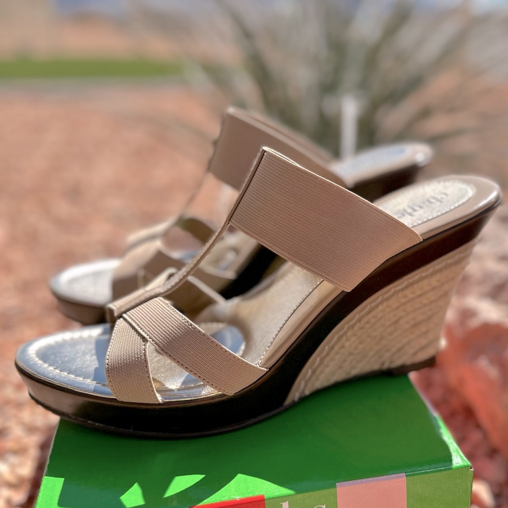 NEW Charles by Charles David Wedges